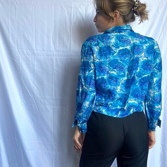 Vintage 80s Blue Floral Silk Button Down - Picture 3 of 4